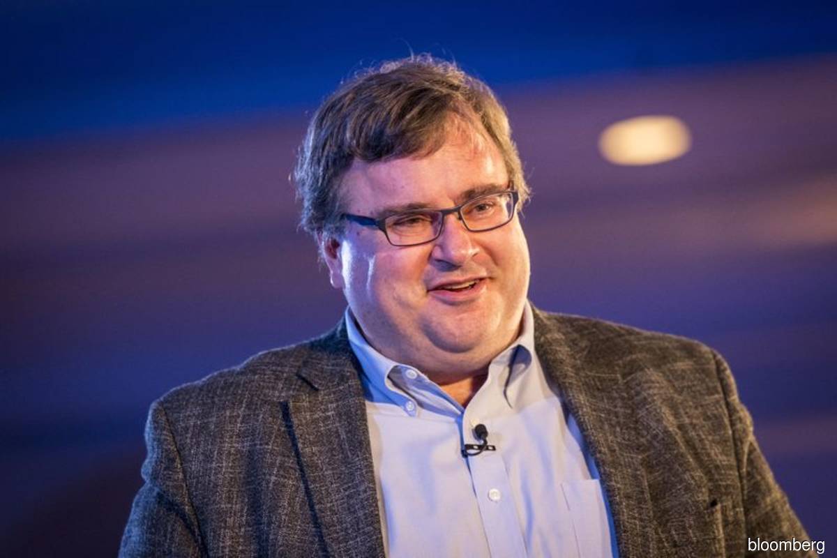 Early Facebook investor Reid Hoffman says people have lost trust